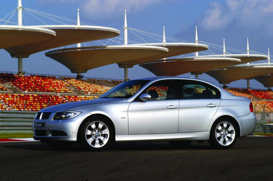  BMW 3-Series 2006 года  (фото 22 из 108)